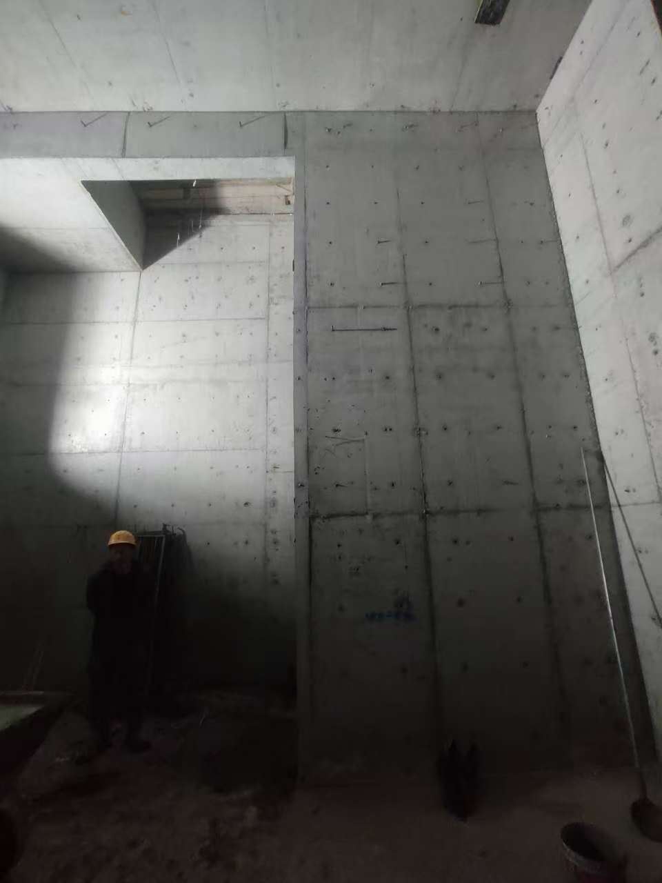 山西墙上开槽钢筋断了有影响吗